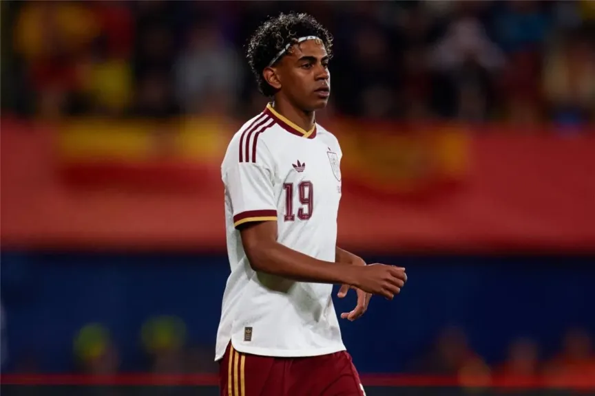 ”بعد العنصرية على الإسلام”.. هل طلب لامين يامال تغيير جنسيته و تمثيل منتخب المغرب؟