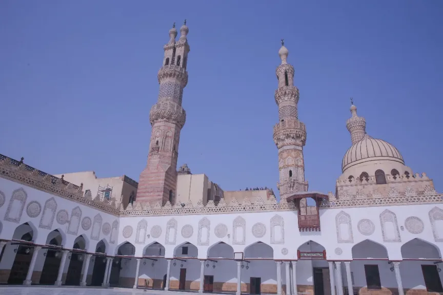 قدم الآن.. الأزهر المصري يفتح التقديم لتمديد خدمة المعلمين المتقاعدين