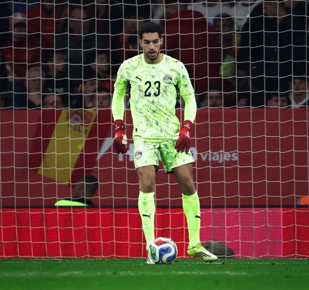 أحمد شوبير يحسم الجدل.. حقيقة عرض فالنسيا لضم نجله مصطفى شوبير