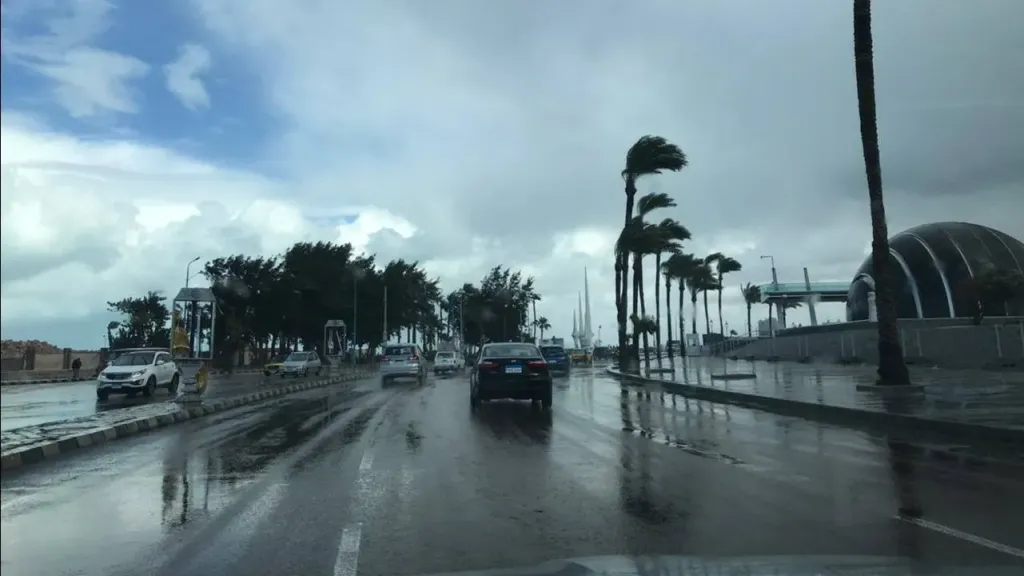 بعد ذروة تقلبات جوية وأمطار ورياح.. موعد تحسن الطقس في مصر