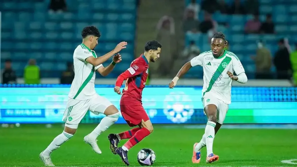 معشوق الجماهير.. معلق مباراة الأهلي ضد ضمك في الدوري السعودي