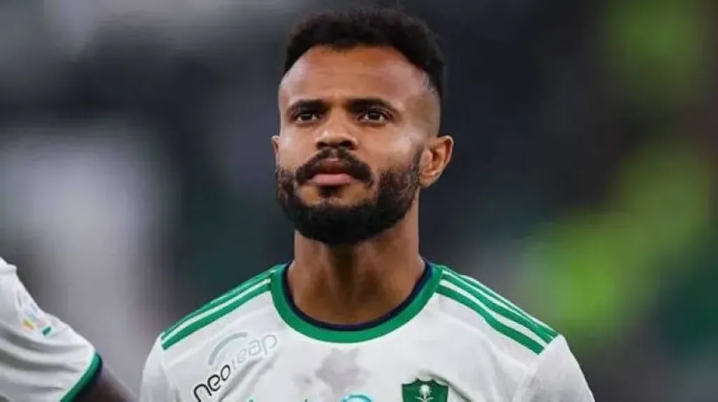 الإعلان عن طبيعة إصابة علي مجرشي لاعب الأهلي السعودي وتحديد بديله ومدة غيابه