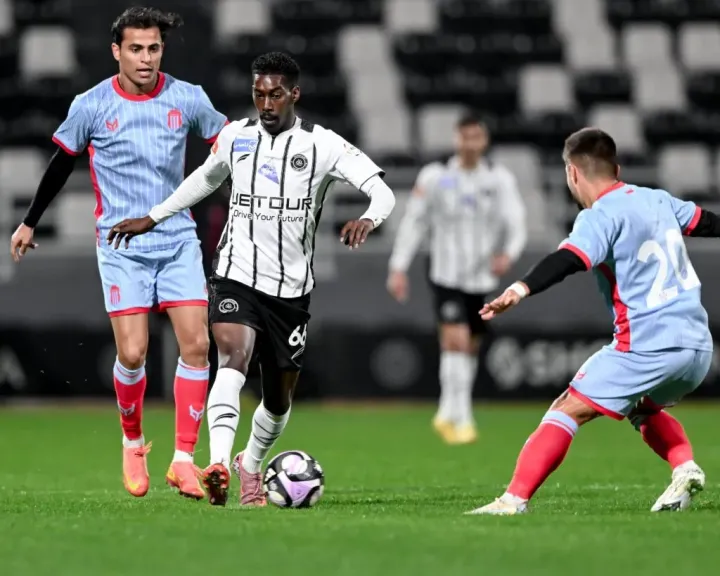 شاهد القمة.. القنوات الناقلة لمباراة الرياض ضد الشباب مجانًا في الدوري السعودي