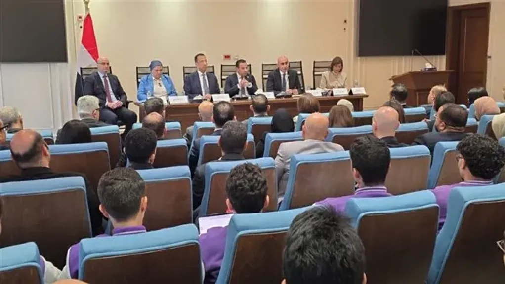 وزير التعليم المصري في اجتماعه اليوم: الذكاء الاصطناعي أفضل ما حدث للطلاب