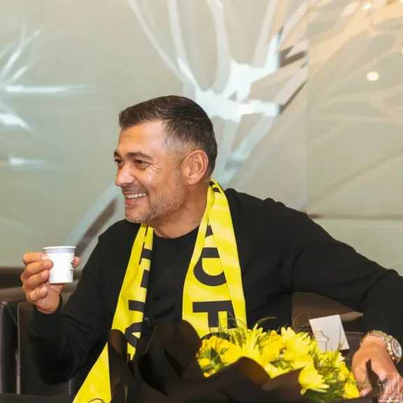 إدارة العميد تستفز الجماهير.. شرط مثير لإقالة كونسيساو من تدريب الاتحاد