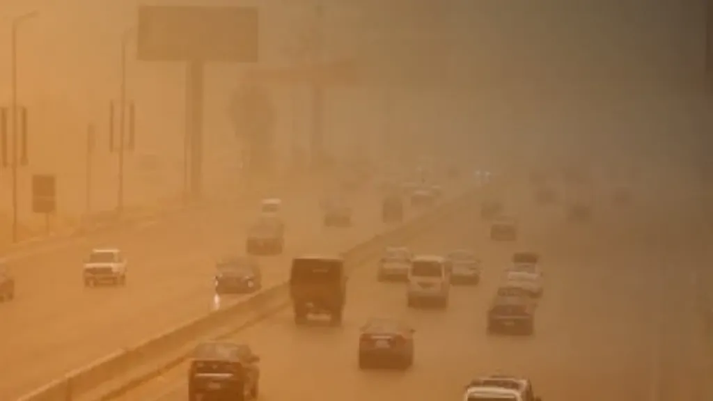 توقعات الطقس غدًا الاثنين في مصر.. حرارة معتدلة وسحب ورياح محملة بالرمال