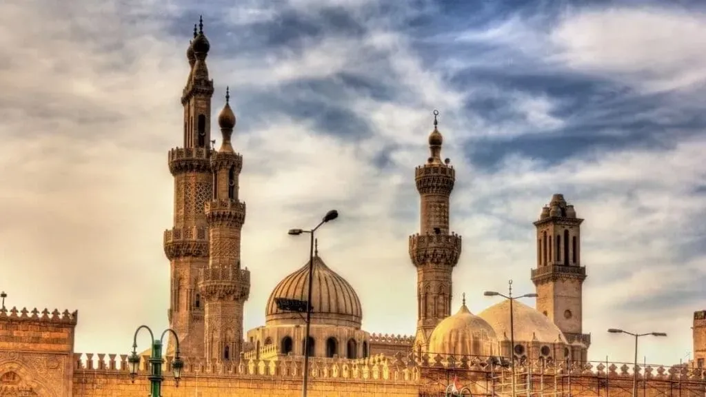 بعد وفاة سيدة الإسكندرية.. الأزهر الشريف يدعو لطلب الدعم النفسي ويحذر من الانتحار