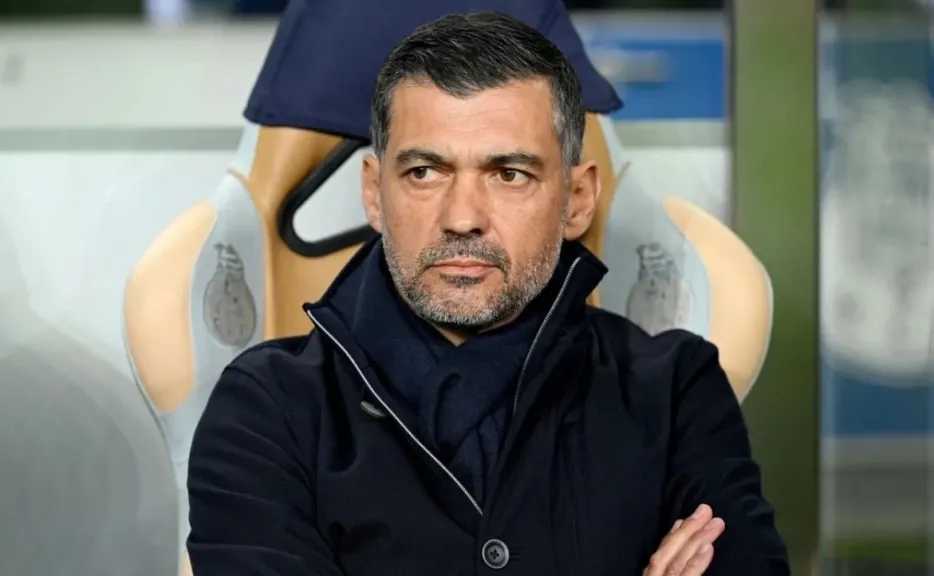 حقيقة الخلافات بين كونسيساو و لاعبي الاتحاد السعودي قبل موقعة الوحدة الإماراتي