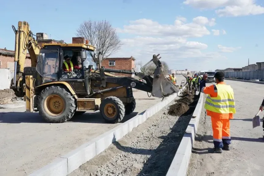 “انفراجة مرورية جديدة بالجيزة.. بدء تطوير طريق أم دينار بمنشأة القناطر”
