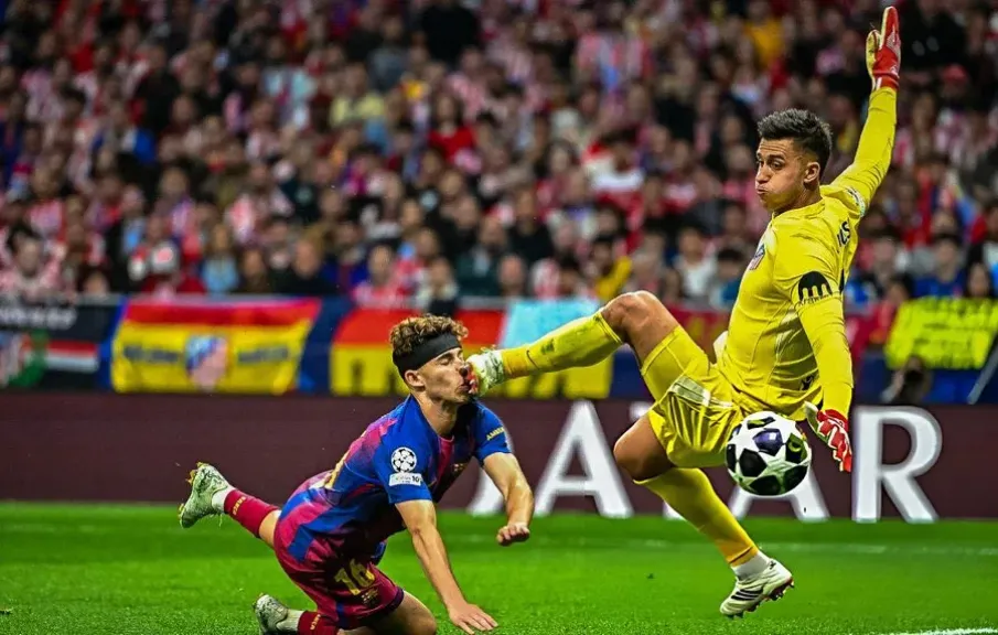 شاهد.. إصابة دامية لنجم برشلونة ضد أتلتيكو مدريد وخروجه في كلاسيكو إياب ربع نهائي دوري أبطال أوروبا