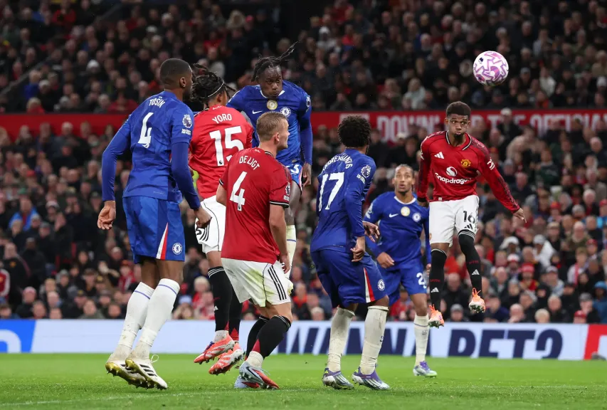 معشوق الجماهير.. معلق مباراة تشيلسي ضد مانشستر يونايتد بديربي صراع المربع الذهبي في الدوري الإنجليزي