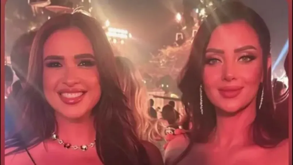 ظهور الفنانة ياسمين عبد العزيز بفستان أشعل حديث السوشيال ميديا .. بالصور