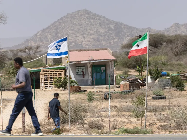 سفير اسرائيلي على أرض الصومال.. القصة كاملةً وموقف الدول العربية من القرار