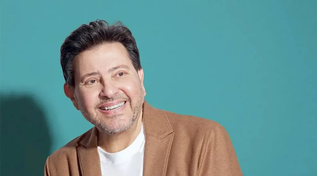 تطورات الحالة الصحية للفنان هاني شاكر.. مستجدات جديدة ونداءات بالدعاء