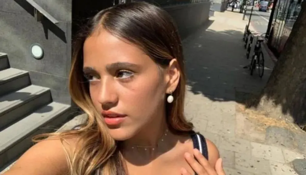 بعد مشاركتها الأخيرة مع والدها.. جنا عمرو دياب تسجل أول اغنية من ألبومها الجديد