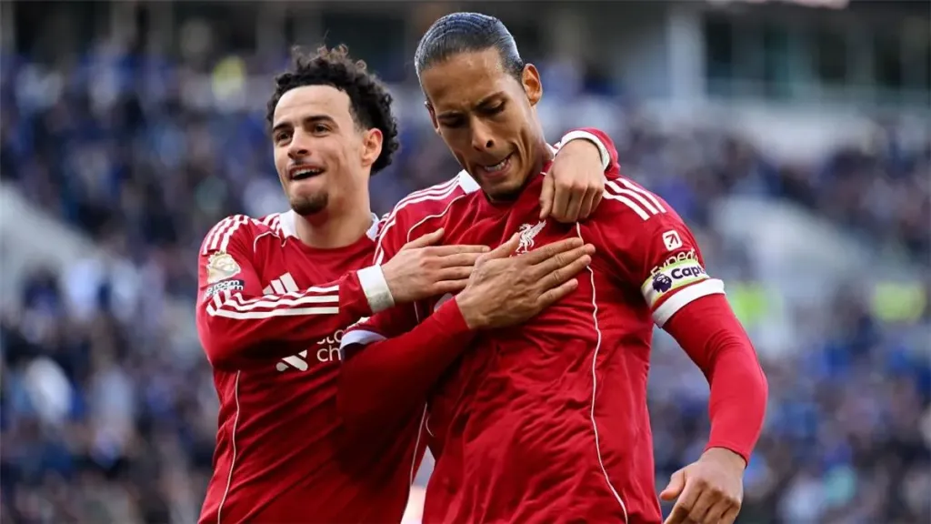 ليفربول يعلن مدة غياب لاعبه بعد إصابته في مباراة ايفرتون بالدوري الانجليزي الممتاز