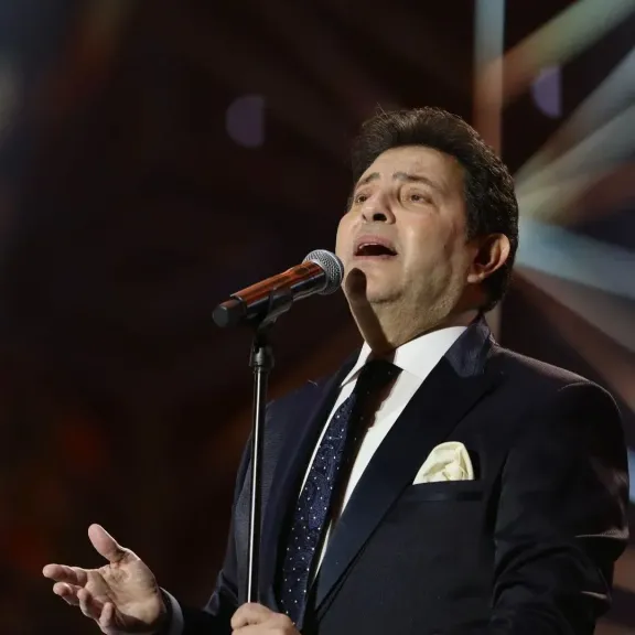 حقيقة وفاة هاني شاكر وتفاصيل حالته الصحية الحرجة في فرنسا