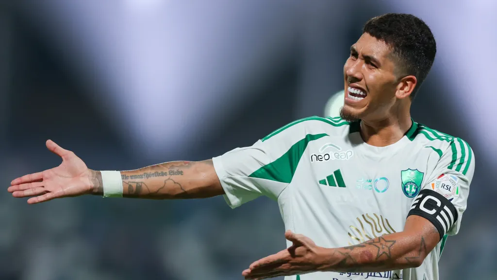 حقيقة انتقال اللاعب البرازيلي روبرتو فيرمينو إلى صفوف الأهلي خلال الموسم القادم