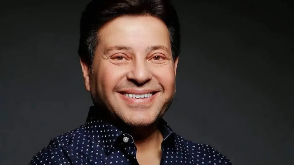 هل تعرض لوعكة خطيرة؟.. تطورات الحالة الصحية للفنان المصري هاني شاكر في باريس