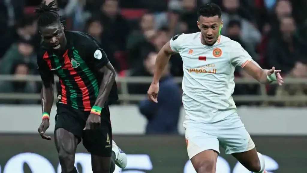 شاهد علي المجانية.. القنوات الناقلة لمباراة الجيش الملكي ضد نهضة بركان في قمة الدوري المغربي