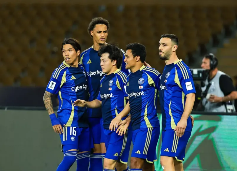 خطأ في تطبيق القانون.. حكم مباراة شباب الأهلي دبي وماتشيدا يسبب تصعيدا للأحداث