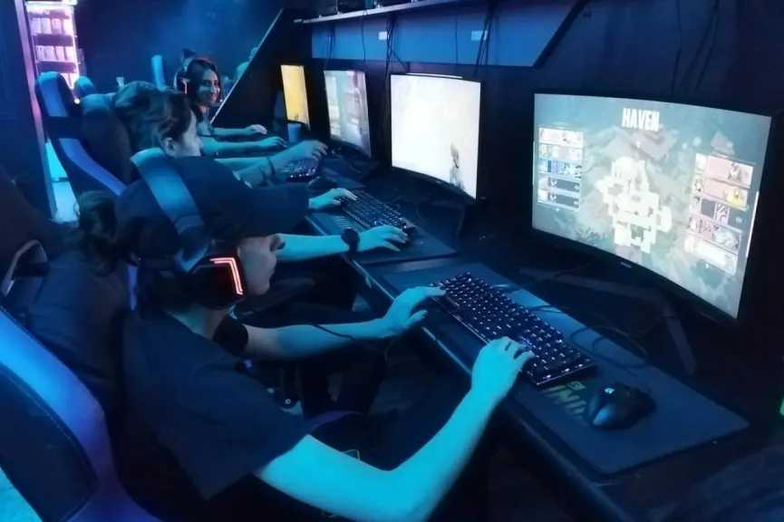 كيف يقضي الشباب في قطر وقتهم في الألعاب الرقمية اليوم؟