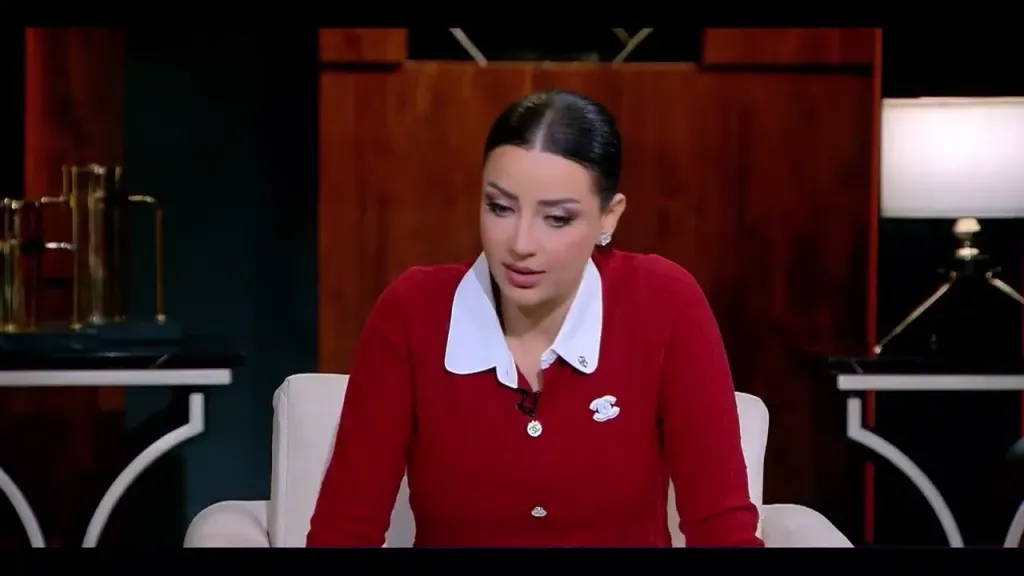 بسبب الحماة.. فتاة تنهي خطوبتها على الهواء وتصدم رضوى الشربيني في ”هي وبس”