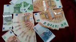 هدوء في سوق العملات.. سعر...