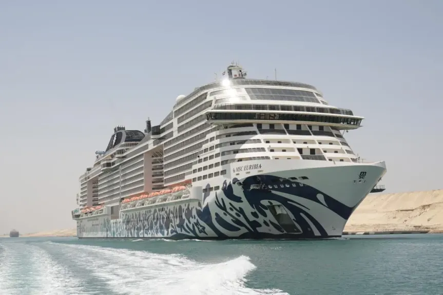 قناة السويس تستقبل العملاقة السياحية ”MSC EURIBIA” في أول ظهور لها بالمجرى الملاحي