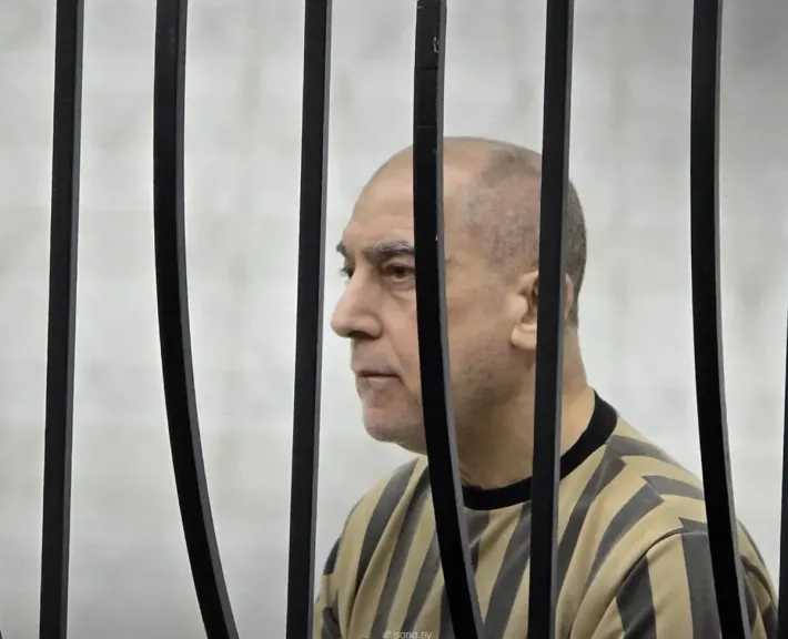 بالفيديو.. صدمة عاطف نجيب أثناء سماع أسماء ضحايا النظام السوري