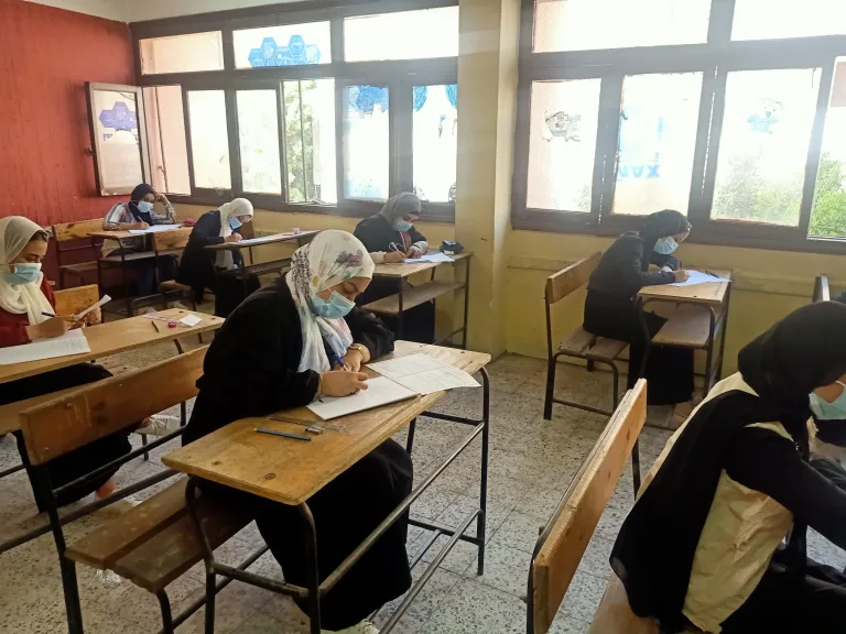 التعليم تحسم الجدل.. هل يبدأ التصحيح الإلكتروني للدبلومات؟