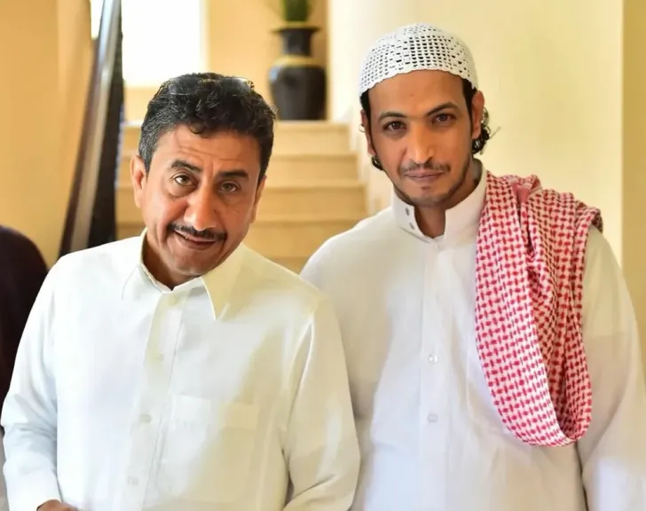 وفاة مفاجئة تهز الوسط الفني الخليجي.. رحيل الفنان السعودي عادل العتيبي نجم طاش ما طاش