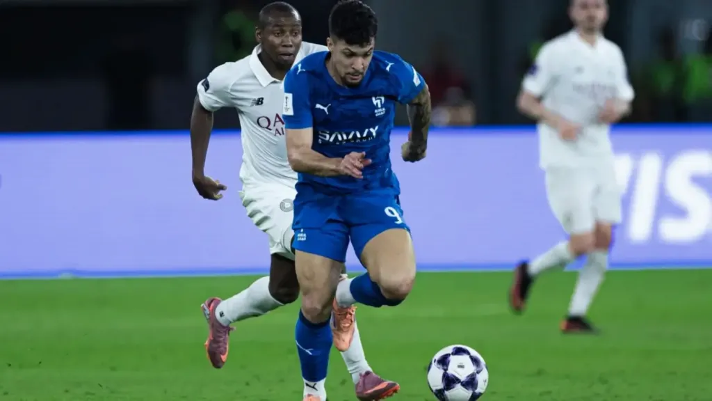 موعد مباراة الهلال ضد ضمك في مواجهة تقليص الفارق في الدوري السعودي والقنوات الناقلة مجانًا