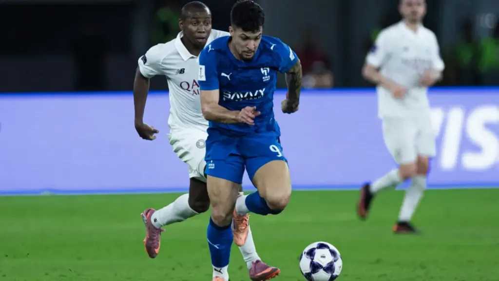 موعد مباراة الهلال ضد ضمك في مواجهة تقليص الفارق في الدوري السعودي والقنوات الناقلة مجانًا