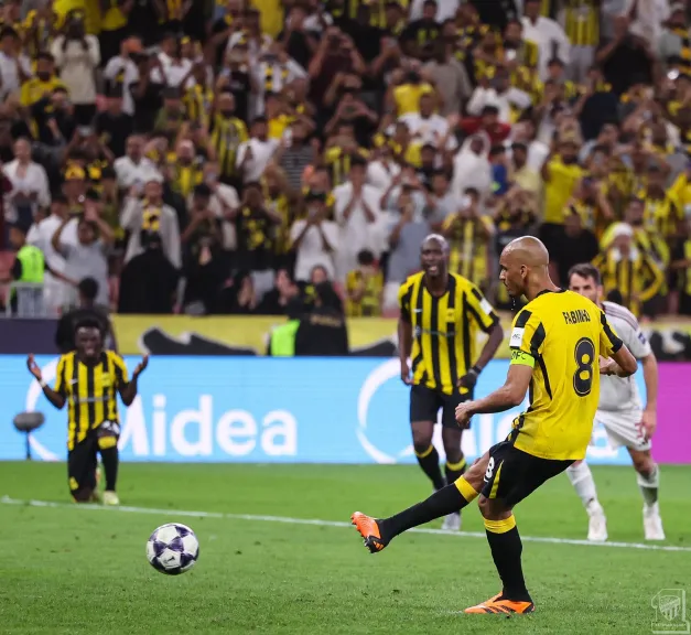 شاهد مجانًا.. القنوات الناقلة لمباراة الاتحاد ضد التعاون في في قمة اليوم بالدوري السعودي