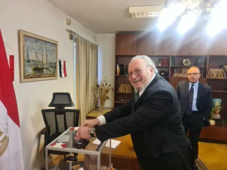 أحمد فؤاد الثاني يكسب قضية أمام القضاء المصري.. ماذا حدث؟