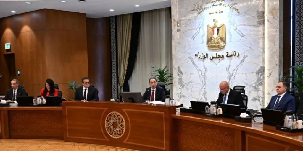 الحكومة تحسم الجدل.. هل يستمر العمل عن بُعد في مصر يوم الأحد من كل أسبوع؟