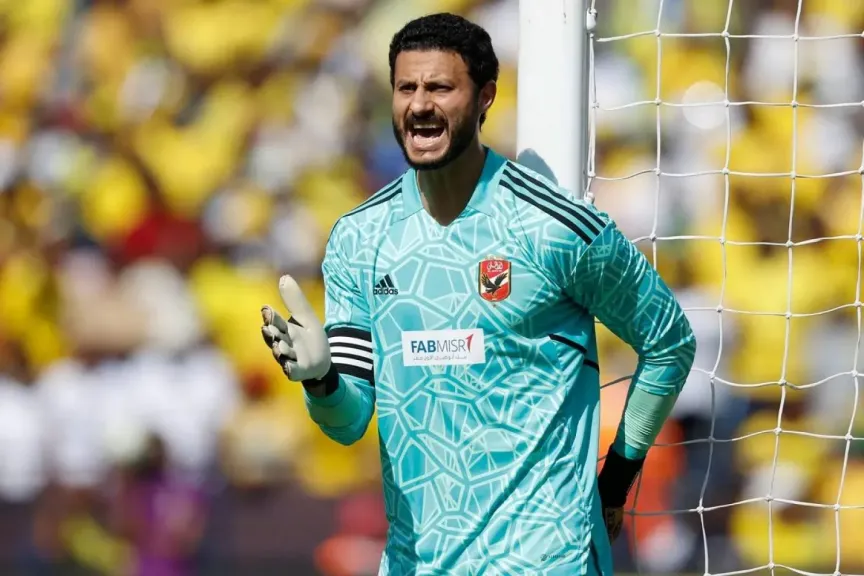 تحرك ناري داخل الأهلي.. الشناوي يجتمع باللاعبين قبل قمة الزمالك