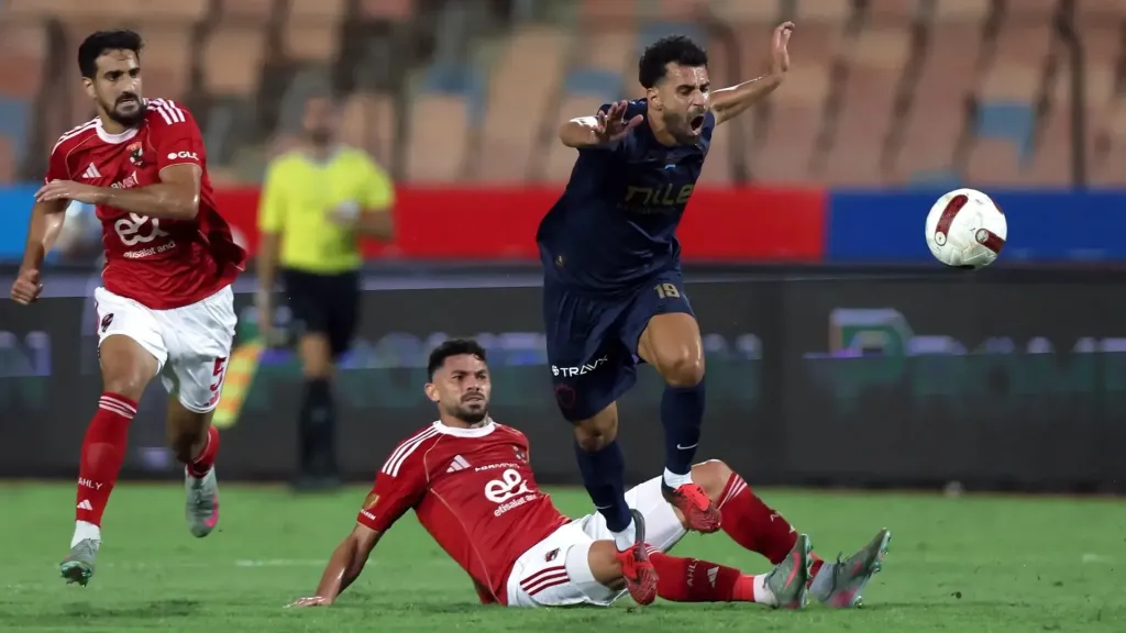 معلق مباراة الأهلي ضد الزمالك.. تعرف على أسماء المعلقين الأربعة
