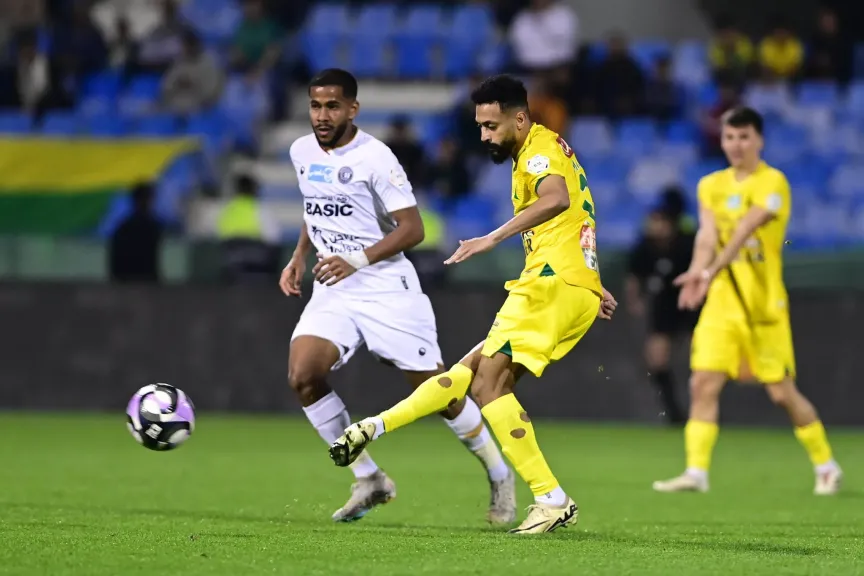 شاهد مجانًا.. القنوات الناقلة لمباراة ضمك ضد الخليج في الدوري السعودي