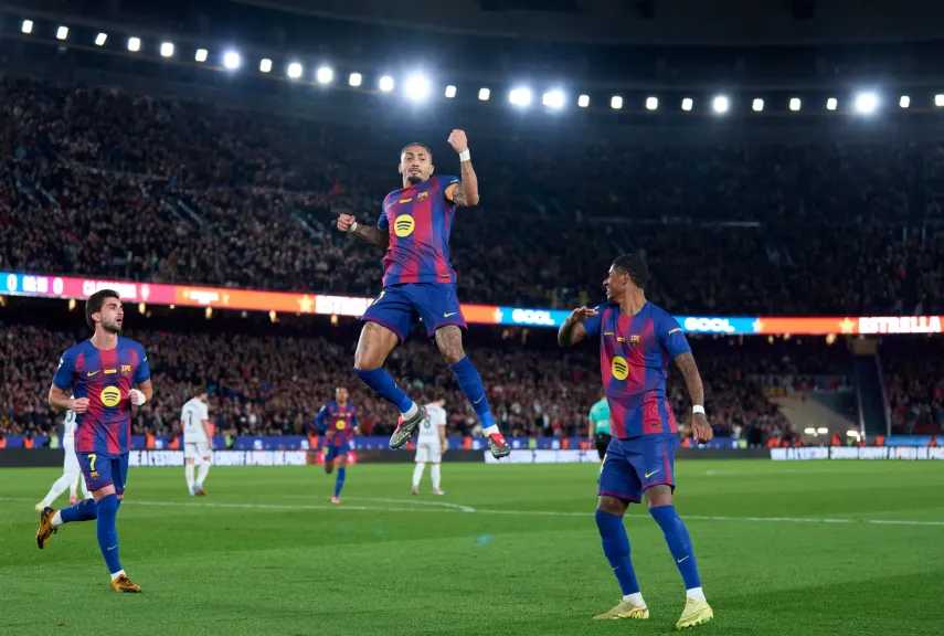 فليك بالقوة الضاربة لحسم لقب الليجا.. تشكيل برشلونة ضد أوساسونا في قنة الدوري الإسباني