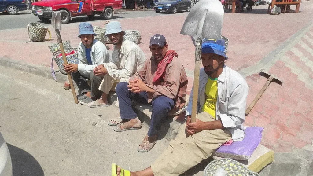 منحة العمالة غير المنتظمة 2026.. 4500 جنيه وخطوات التسجيل برقم البطاقة في مصر