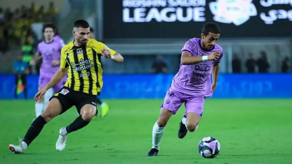 معشوق الجماهير.. معلق مباراة الاتحاد ضد الخلود في الدوري السعودي