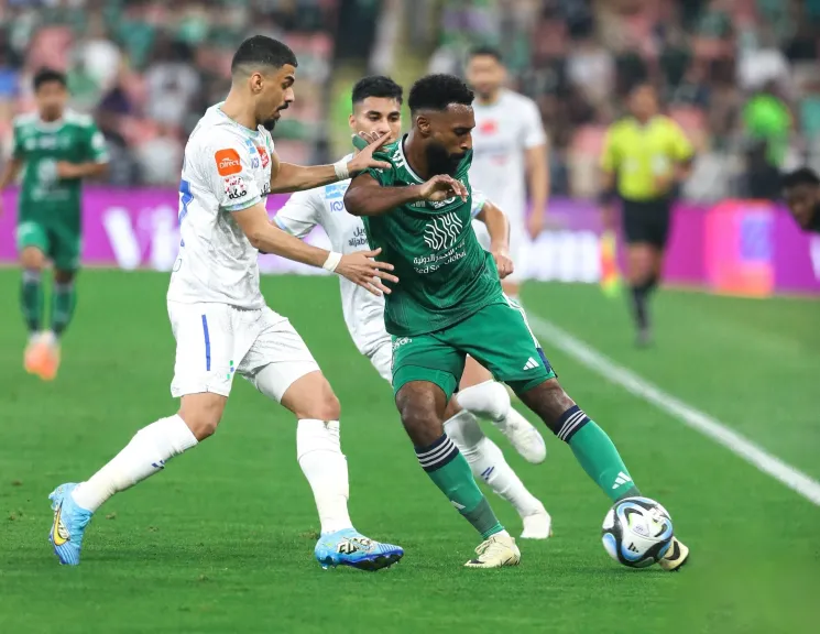 شاهد الآن مجانًا.. القنوات الناقلة لمباراة الأهلي ضد الفتح في الدوري السعودي