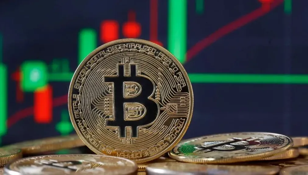 هبوط بيتكوين يضغط على سوق العملات الرقمية.. ما الأسباب وراء التراجع؟