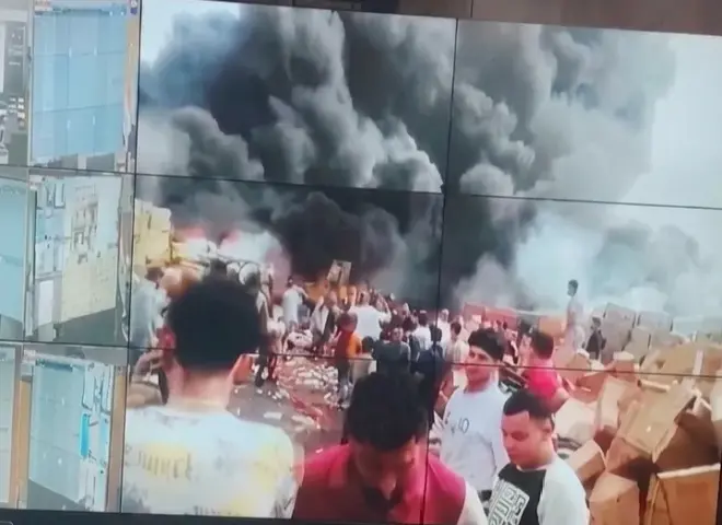 حريق هائل في قليوب.. الدفع بـ5 سيارات إطفاء للسيطرة على النيران بمخزن كاوتش وبطاريات