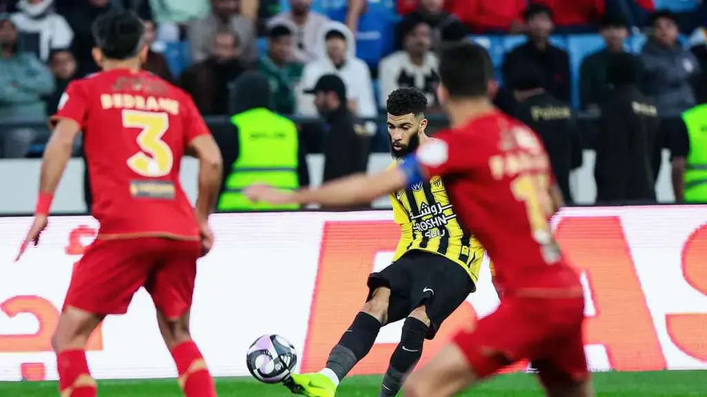 معشوق الجماهير.. معلق مباراة الاتحاد ضد ضمك في الدوري السعودي