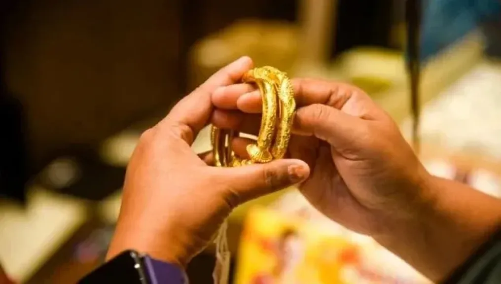 ما معنى تفسير حلم شراء الذهب للعزباء و للمتزوجة؟.. أسرار وتفاسير لا تعرفها
