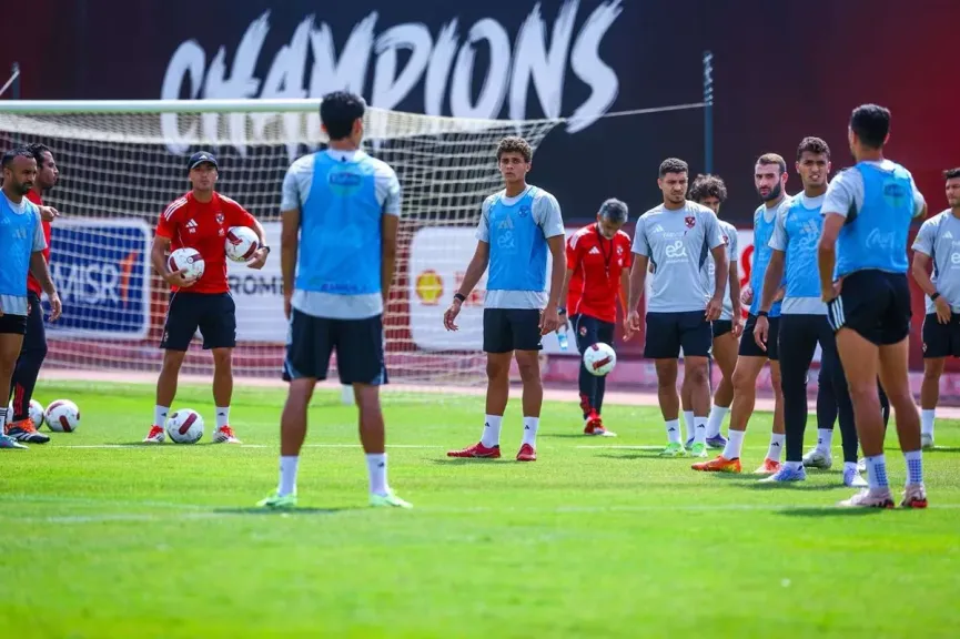 كواليس نارية.. الزمالك يهدد صفقة الأهلي وموقف أكرم توفيق يكشف الجديد