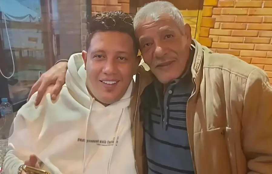عزاء والد حمو بيكا يلفت الانتباه.. تعرف على تفاصيل عزاء والد الفنان حمو بيكا